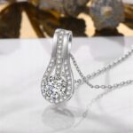 Wisiorek zawieszka srebrna błyszczące cyrkonie