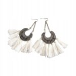 Kolczyki wiszące koła białe frędzle chwosty