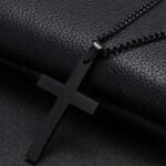 Naszyjnik męski Krzyż Czarny