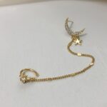 Kolczyk złoty nauszny księżyc gwiazdki łańcuszek