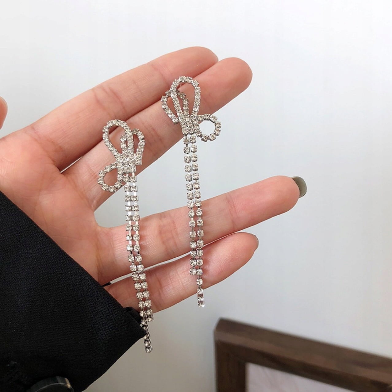 Kolczyki srebrne wiszące kryształy cyrkonie Kolczyki srebrne wiszące kryształy cyrkonie