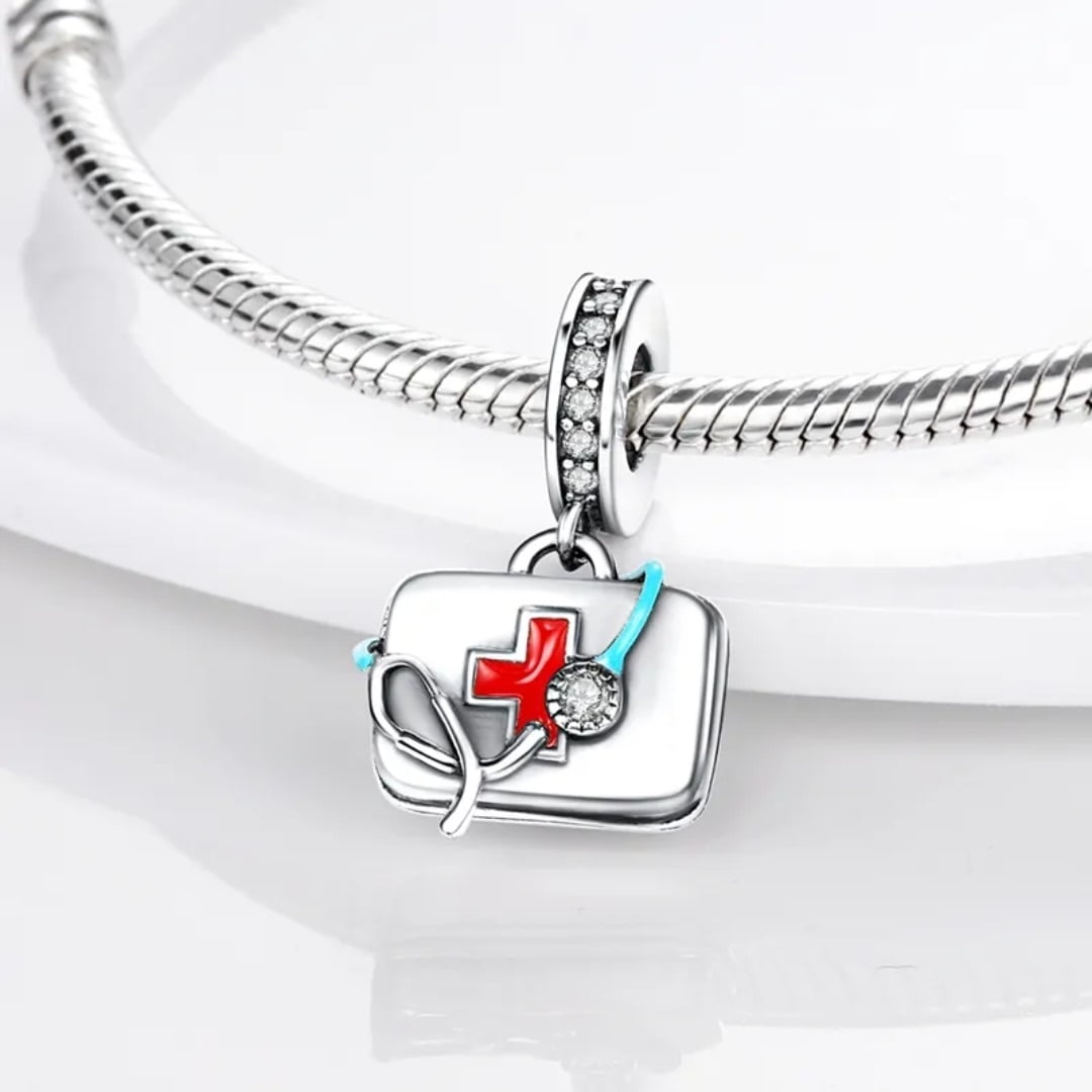 Charms do bransoletki Srebro 925 Apteczka lekarska Charms do bransoletki Srebro 925 Apteczka lekarska