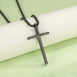 Naszyjnik męski Krzyż Katolicki Czarny