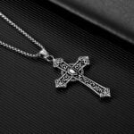 Naszyjnik męski Krzyż Katolicki z Matką Boską