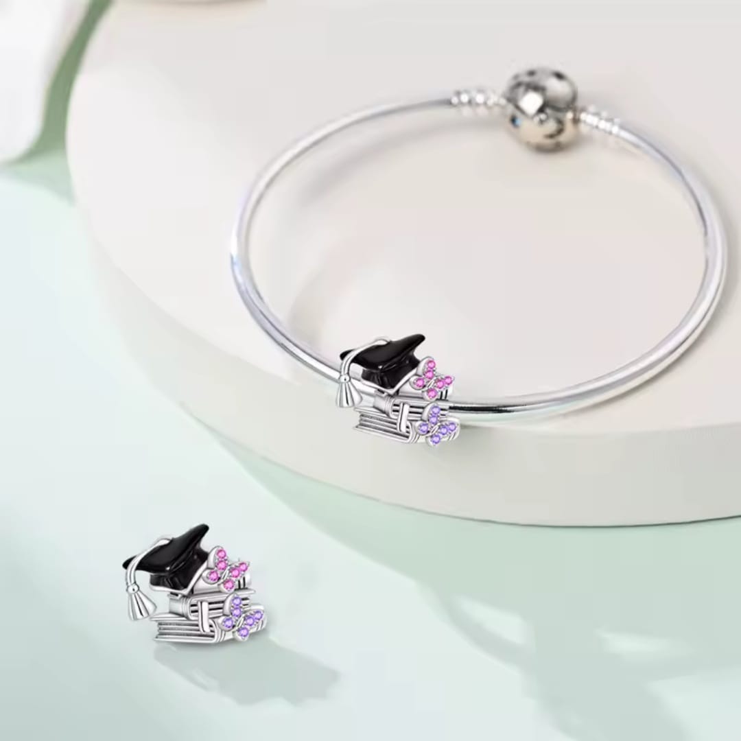 Charms do bransoletki Srebro 925 Czapka Absolwenta i Książki Charms do bransoletki Srebro 925 Czapka Absolwenta i Książki