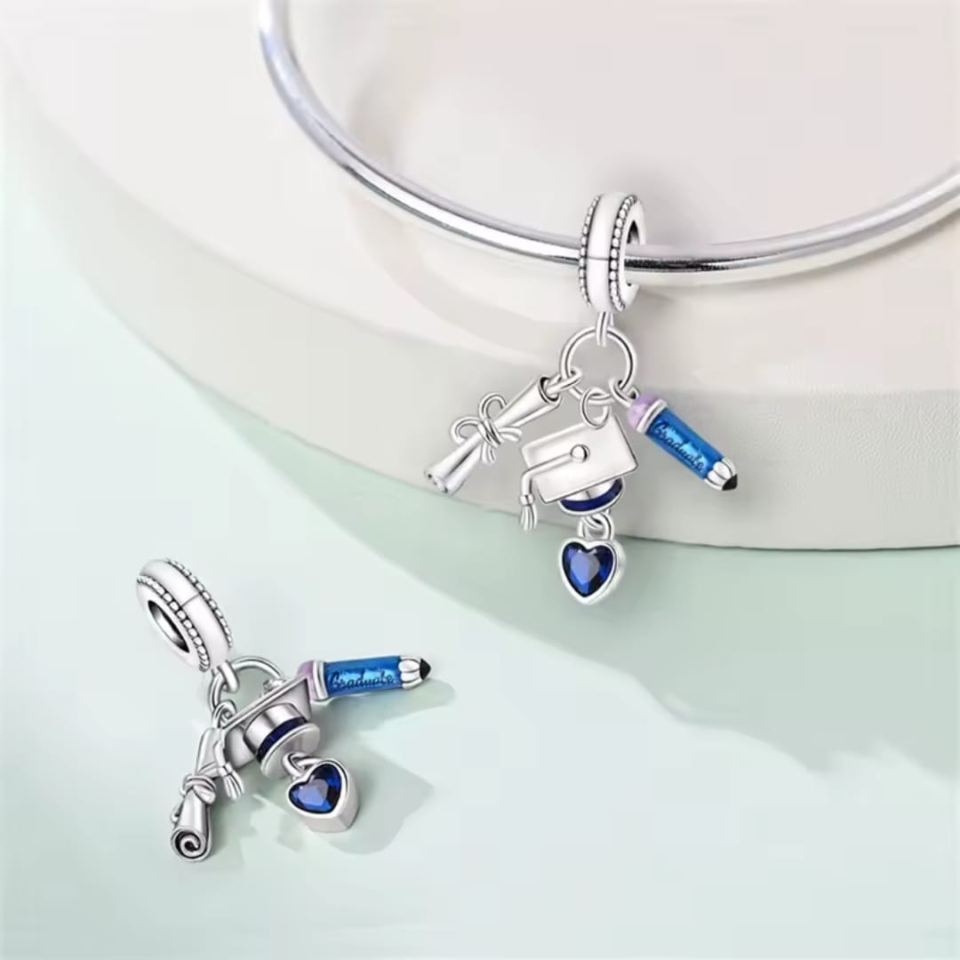 Charms do bransoletki Srebro 925 Zakończenie Edukacji Charms do bransoletki Srebro 925 Zakończenie Edukacji